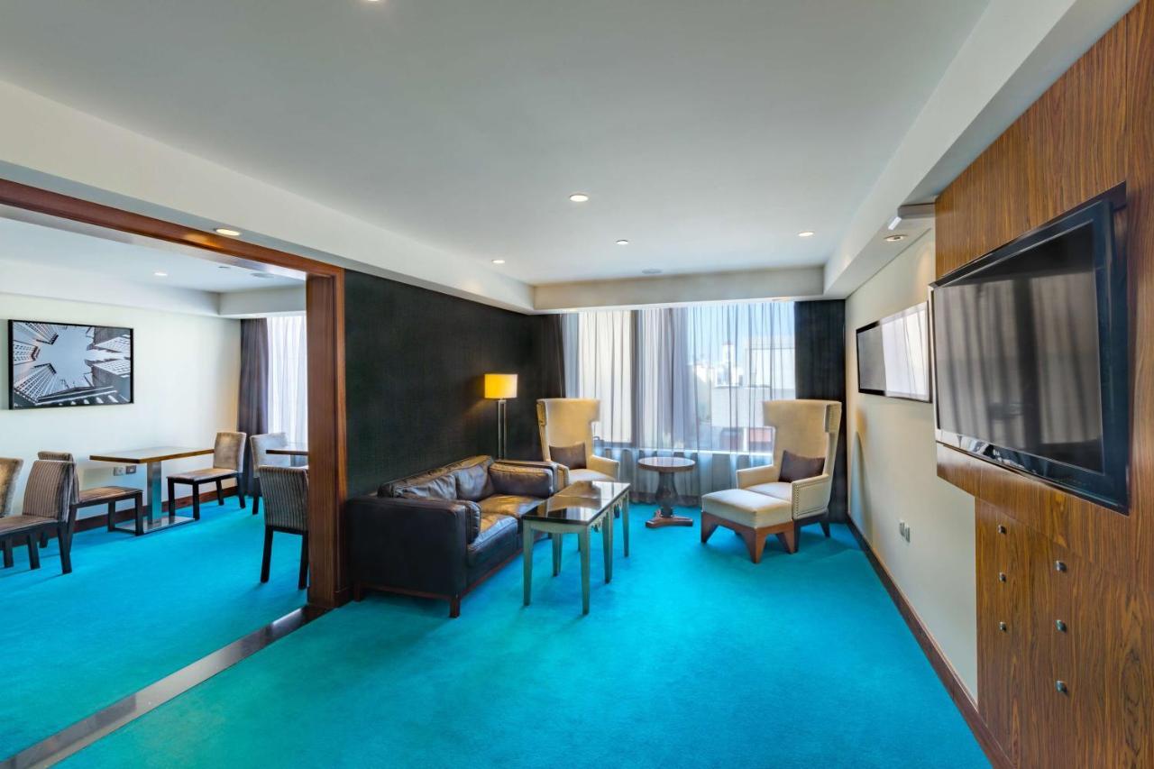 כוויית Radisson Blu Hotel, Kuwait מראה חיצוני תמונה Suite at the hotel