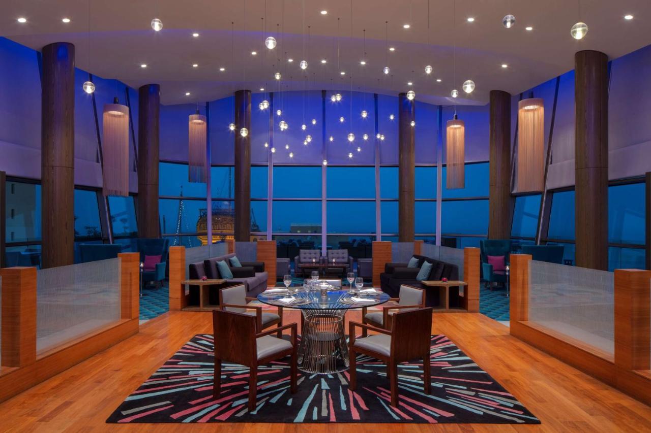 כוויית Radisson Blu Hotel, Kuwait מראה חיצוני תמונה The Sky Bar