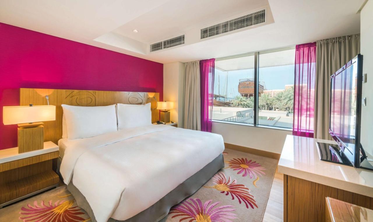 כוויית Radisson Blu Hotel, Kuwait מראה חיצוני תמונה A bedroom at the hotel